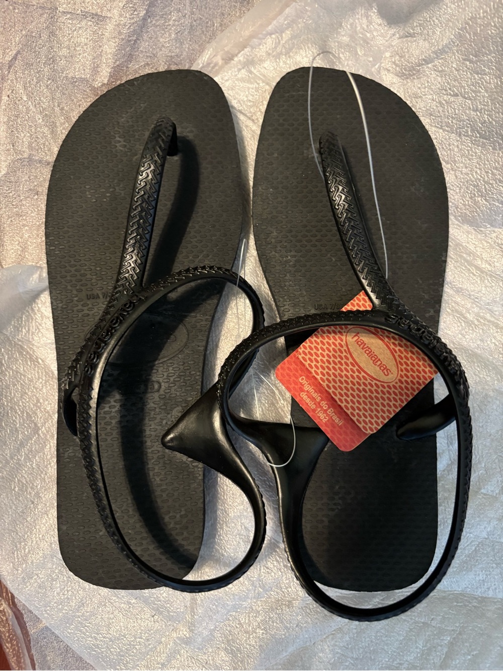 Havaianas Women’s size 6/7 Black Brazilian Rubber Flip Flop sandals , BNWT